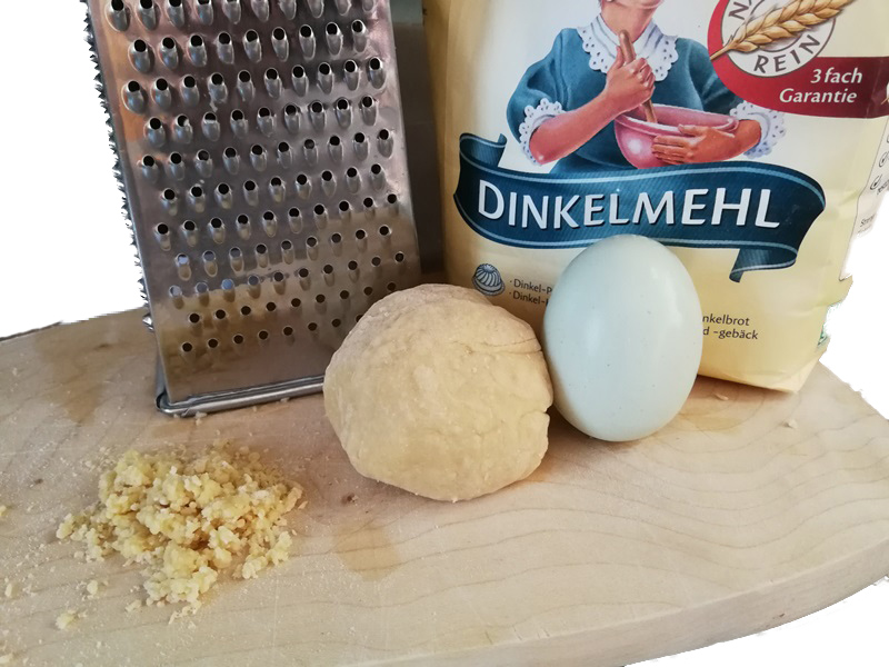 reibgerstl mehl ein ei und eine reibe