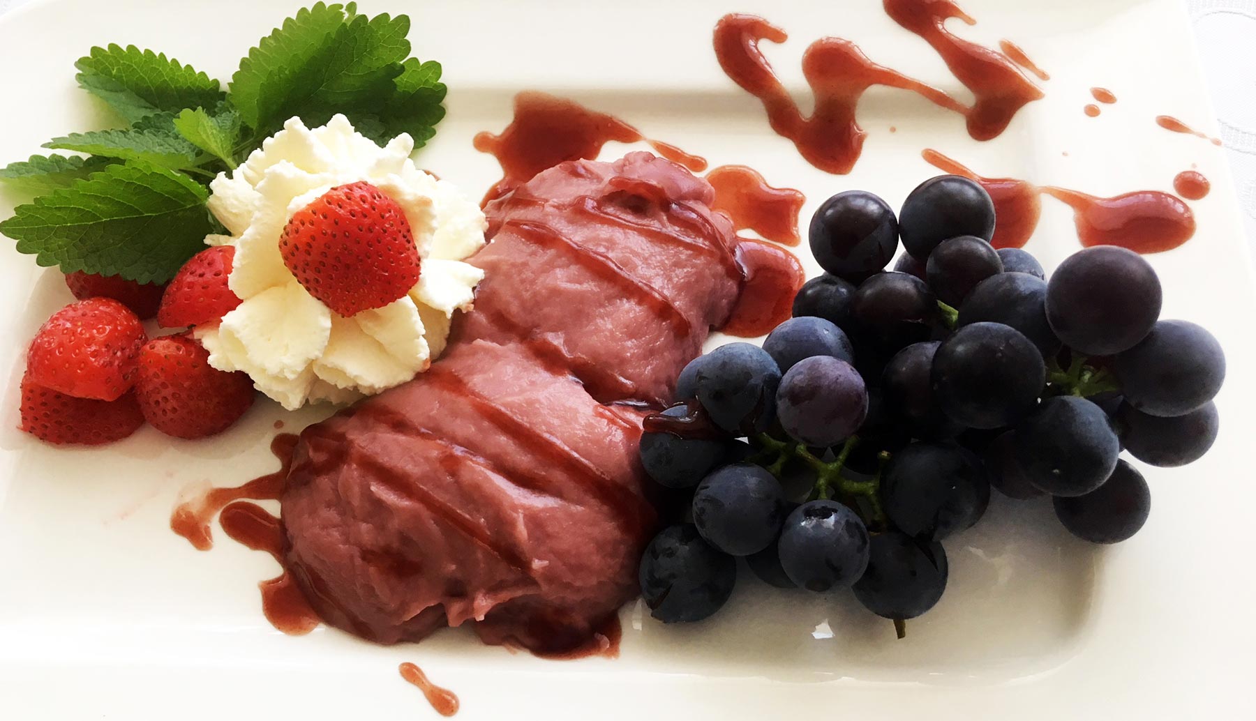 Uhudlerparfait mit Uhudlertrauben